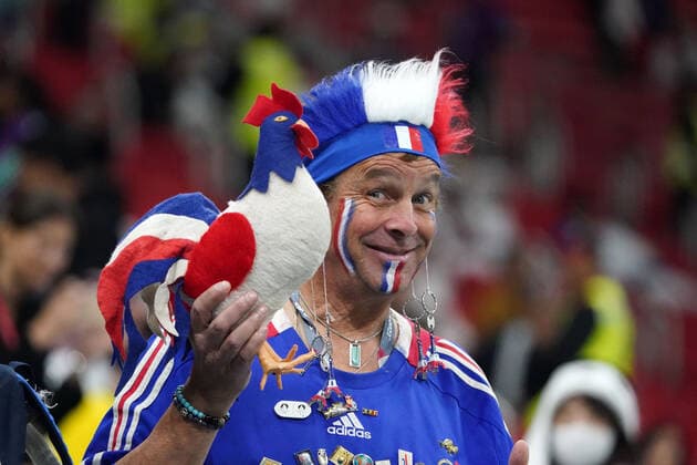 Fussball , FIFA WM 2022, Fussball World Cup Qatar 2022, Viertelfinale, England-Frankreich 10.12.2022., Al Bayt Stadion, Doha Qatar, Frankreich, Fan, Aktion, Einzelbild, Foto Chai von der Laage FIFA regulations prohibit any use of photographs as image sequences and or quasi-video. EDITORIAL USE ONLY, *** Football , FIFA World Cup 2022, Football World Cup Qatar 2022, Quarterfinal, England France 10 12 2022 , Al Bayt Stadium, Doha Qatar, France, Fan, Action, Single image, Photo Chai von der Laage FIFA regulations prohibit any use of photographs as image sequences and or quasi video EDITORIAL USE ONLY,