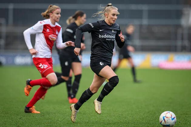 1 Women Bundesliga Koeln vs Freiburg, 11 12 2022 Chiara Bouziane SC Freiburg 7 1 FC Koeln vs SC Freiburg on Matchday 10 of the Flyeralarm Womens Bundesliga on 11 12 2022 at the Franz Kremer Stadium in Koeln North Rhine Westphalia DFL REGULATIONS PROHIBIT ANY USE OF PHOTOGRAPHS AS IMAGE SEQUENCES AND OR QUASI VIDEO Copyright: xBEAUTIFULxSPORTS AxelxKohringx