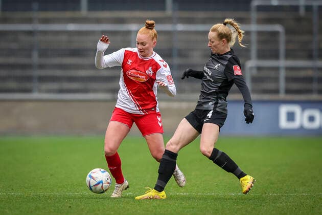 1 Women Bundesliga Koeln vs Freiburg, 11 12 2022 Laura Vogt 3, 1 FC Koeln , Meret Felde SC Freiburg 4 1 FC Koeln vs SC Freiburg on matchday 10 of the Flyeralarm Womens Bundesliga on 11 12 2022 at the Franz Kremer Stadium in Koeln North Rhine Westphalia DFL REGULATIONS PROHIBIT ANY USE OF PHOTOGRAPHS AS IMAGE SEQUENCES AND OR QUASI VIDEO Copyright: xBEAUTIFULxSPORTS AxelxKohringx