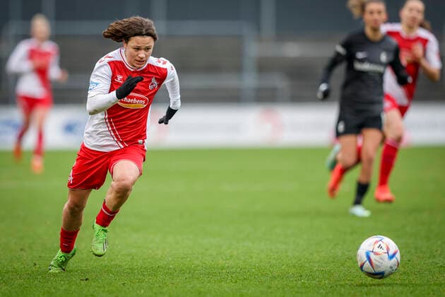 1 Women Bundesliga Koeln vs Freiburg, 11 12 2022 Alicia Gudorf 12, 1 FC Koeln 1 FC Koeln vs SC Freiburg on Matchday 10 of the Flyeralarm Womens Bundesliga on 11 12 2022 at the Franz Kremer Stadium in Koeln North Rhine Westphalia DFL REGULATES PROHIBIT ANY USE OF PHOTOGRAPHS AS IMAGE SEQUENCES AND OR QUASI VIDEO Copyright: xBEAUTIFULxSPORTS AxelxKohringx