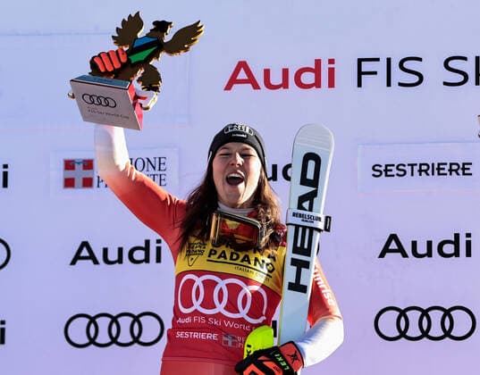 Sport Themen der Woche KW49 December 11, 2022, Sestriere, Italy: SKIING - FIS SKI WORLD CUP, & xA;Women s Slalom& xA;Sestriere, Piemonte, Italy& xA;Winnner HOLDENER Wendy& xA;& xA; alpine ski race - 2022 Alpine Skiing World Cup - Women Slalom, Sestriere, Italy  - ZUMAl164 20221211_zsa_l164_169 Copyright: xSergioxBisix