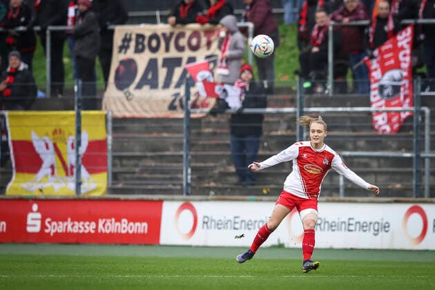 1 Women Bundesliga Koeln vs Freiburg, 11 12 2022 Andrea Gavric 18, 1 FC Koeln 1 FC Koeln vs SC Freiburg on Matchday 10 of the Flyeralarm Womens Bundesliga on 11 12 2022 at the Franz Kremer Stadium in Koeln North Rhine Westphalia DFL REGULATES PROHIBIT ANY USE OF PHOTOGRAPHS AS IMAGE SEQUENCES AND OR QUASI VIDEO Copyright: xBEAUTIFULxSPORTS AxelxKohringx