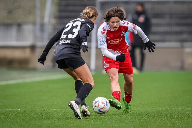 1 Women Bundesliga Koeln vs Freiburg, 11 12 2022 Alicia Gudorf 12, 1 FC Koeln , Marie Mueller SC Freiburg 23 1 FC Koeln vs SC Freiburg on matchday 10 of the Flyeralarm Womens Bundesliga on 11 12 2022 at the Franz Kremer Stadium in Koeln North Rhine Westphalia DFL REGULATIONS PROHIBIT ANY USE OF PHOTOGRAPHS AS IMAGE SEQUENCES AND OR QUASI VIDEO Copyright: xBEAUTIFULxSPORTS AxelxKohringx
