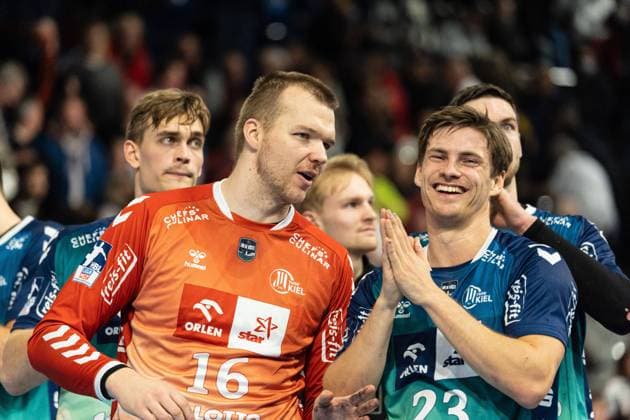 Joy at Tomas Mrkva THW Kiel 16 and Rune Dahmke THW Kiel 23 over victory against MT Melsungen THW Kiel vs MT Melsungen, Handball, Bundesliga, Matchday 16, Season 2022 2023, 11 12 2022 Press photo Marcel von Fehrn THW Kiel vs MT Melsungen, Handball, Bundesliga, Matchday 16, Season 2022 2023, 11 12 2022 Kiel Copyright: xEibner-Pressefoto MarcelxvonxFehrnx EP_EER