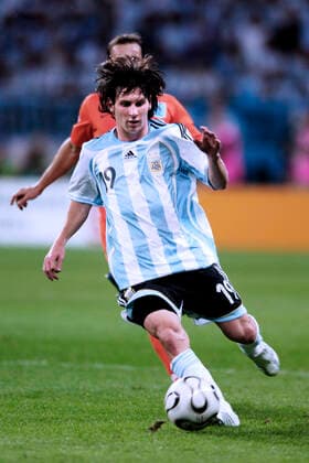 MESSI Lionel Team Argentinien FIFA World Cup, WM, Weltmeisterschaft, Fussball 2006 in Deutschland Vorrundenspiel Holland - Argentinien am 22.06.2006 in Gelsenkirchen DFL REGULATIONS PROHIBIT ANY USE OF PHOTOGRAPHS as IMAGE SEQUENCES and or QUASI-VIDEO *** MESSI Lionel Team Argentina FIFA World Cup 2006 in Germany preliminary round match Holland Argentina on 22 06 2006 in Gelsenkirchen DFL REGULATIONS PROHIBIT ANY USE OF PHOTOGRAPHS as IMAGE SEQUENCES and or QUASI VIDEO Copyright: xLacixPerenyix