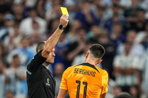 Netherlands v Argentina: Quarter Final - FIFA World Cup, WM, Weltmeisterschaft, Fussball Qatar 2022 Referee MATEU Antonio give yellow card for (10) DEPAY Memphis of team Netherlands during the FIFA World Cup Qatar 2022, Quarterfinal match between Netherlands and Argentina at Lusail Stadium on 09 December 2022 in Lusail City, Qatar. Doha Qatar  Copyright: xAymanxArefx originalFilename:aref-notitle221209_npvVt.jpg