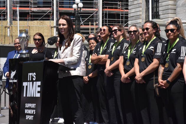 Bilder des Jahres 2022, Sport 12 Dezember Sport Themen der Woche KW50 Sport Bilder des Tages JACINDA ARDERN BLACK FERNS PRESSER, New Zealand Prime Minister Jacinda Ardern speaks during an event to congratulate the Rugby World Cup winning Black Ferns in Wellington, New Zealand, Tuesday, December 13, 2022. ( NO ARCHIVING, EDITORIAL USE ONLY, NO USE IN BOOKS WITHOUT CONSENT WELLINGTON AUSTRALIA  Copyright: xBENxMCKAYx 20221213001741982968