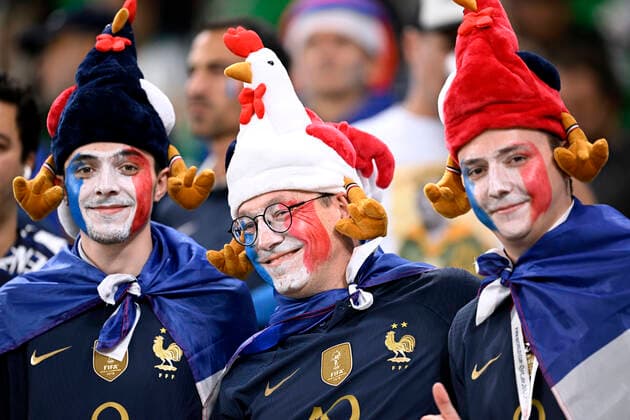 FANS Team Frankreich FIFA World Cup, WM, Weltmeisterschaft, Fussball 2022 in Katar Achtelfinale Frankreich - Polen am 04.12 .2022 im Al Thumama Stadion DFL REGULATIONS PROHIBIT ANY USE OF PHOTOGRAPHS as IMAGE SEQUENCES and or QUASI-VIDEO *** FANS Team France FIFA World Cup 2022 in Qatar Round of 16 France Poland on 04 12 2022 in Al Thumama Stadium DFL REGULATIONS PROHIBIT ANY USE OF PHOTOGRAPHS as IMAGE SEQUENCES and or QUASI VIDEO Copyright: xLacixPerenyix