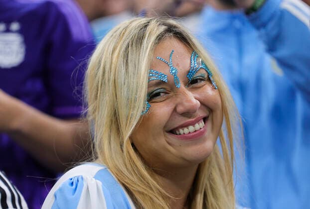 Argentina v Croatia 2022 FIFA World Cup, WM, Weltmeisterschaft, Fussball An Argentina fan before the 2022 FIFA World Cup Semi-final match at Lusail Stadium, Lusail Content Not Available For UK Newspapers Copyright: xPaulxChestertonx FIL-17813-0023 UK Newspapers OUT