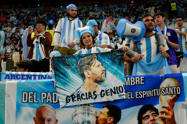 QAT: Argentina v Croatia. FIFA World Cup, WM, Weltmeisterschaft, Fussball Qatar 2022. Semi-final Argentina fans during the FIFA World Cup Qatar 2022 match, Semi-final between Argentina and Croatia played at Lusail Stadium on Dec 13, 2022 in Lusail, Qatar. Copyright: xBaguxBlancox xPRESSINx WC_221213_009