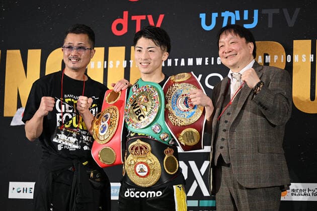 Bilder des Jahres 2022, Sport 12 Dezember Sport Themen der Woche KW50 Sport Bilder des Tages (L-R) Shingo Inoue, Naoya Inoue (JPN), Hideyuki Ohashi, DECEMBER 13, 2022 - Boxing : Bantamweight title unification boxing bout at Ariake Arena Tokyo, Japan. Noxthirdxpartyxsales  (206214271)