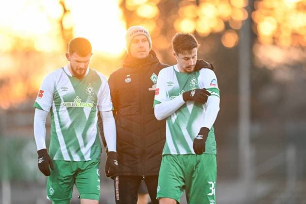 GER, test match, friendly match, SV Werder Bremen SV Meppen 15 12 2022, place 11, Bremen, GER, test match, friendly match, SV Werder Bremen SV Meppen in picture shows Oliver Burke SV Werder Bremen 9 l r , coach Ole Werner SV Werder Bremen and Marco Friedl SV Werder Bremen 32 nordphotoxGmbHx xTeresaxKroeger nordphoto00008