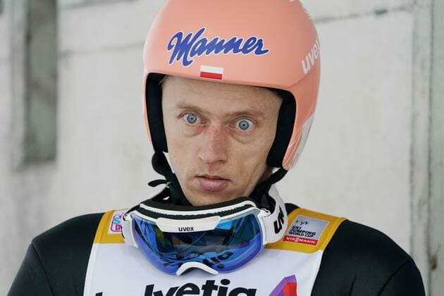 Sport Themen der Woche KW50 Sport Bilder des Tages Foto Manuel Geisser 16.12.2022 Fis Ski jumping, Skispringen, Ski, nordisch World Cup Engelberg Training. Bild : Dawid Kubacki (POL) Einzelbild *** Photo Manuel Geisser 16 12 2022 Fis Ski Jumping World Cup Engelberg training image Dawid Kubacki POL single image 