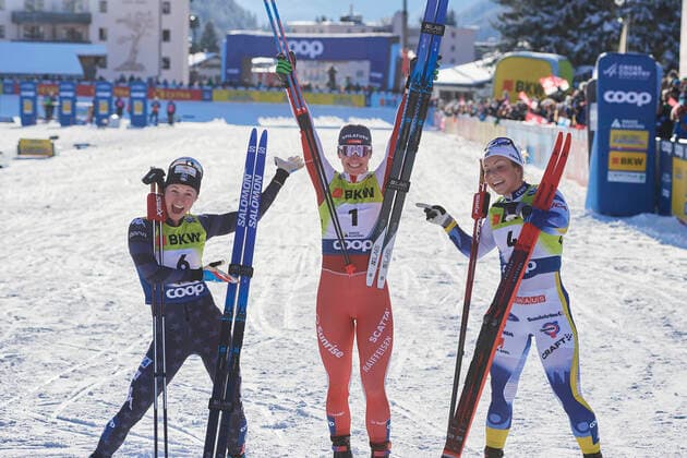 Bilder des Jahres 2022, Sport 12 Dezember Sport Themen der Woche KW50 Sport Bilder des Tages FIS Langlauf Weltcup Davos Nordic 2022 Sprint Free, Davos, Schweiz Davos, Schweiz, 17. Dezember 2022. Die Gewinnerinen (von links nach rechts: Jessie Diggins, Nadine Faehndrich, Johanna Hagstroem) beim Sprint Rennen am FIS Langlauf Weltcup Davos Nordic 2022 in Davos. *** FIS Cross Country World Cup Davos Nordic 2022 Sprint Free, Davos, Switzerland Davos, Switzerland, December 17, 2022 The winners from left to right Jessie Diggins, Nadine Faehndrich, Johanna Hagstroem during the sprint race at the FIS Cross Country World Cup Davos Nordic 2022 in Davos, Switzerland.