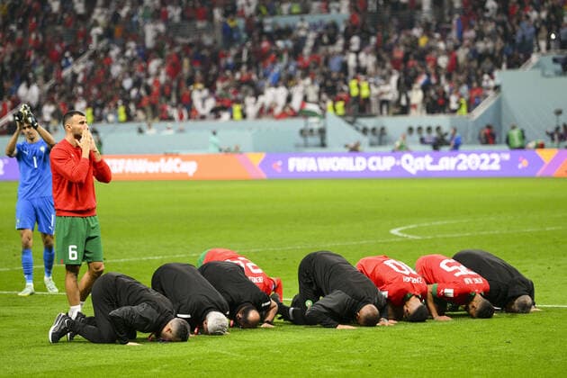 Deception des joueurs du Maroc saluant respectueusement leurs supporters FOOTBALL : Croatie vs Maroc - Petite Finale - Coupe du Monde Qatar 2022 - 17 12 2022 JBAutissier Panoramic 