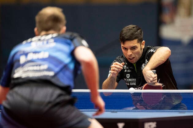 Table tennis 1 Bundesliga, season 2022 2023, 10 match day, TTC Schwalbe Bergneustadt Werder Bremen on 18 12 2022 in Bergneustadt North Rhine Westphalia Bremens Marcelo Aguirre behind against Bergneustadts Benedikt Duda Copyright: xGuidoxKirchnerx