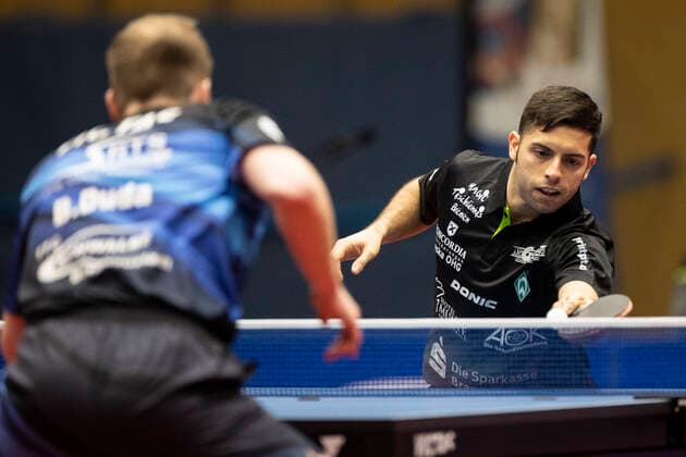 Table tennis 1 Bundesliga, season 2022 2023, 10 match day, TTC Schwalbe Bergneustadt Werder Bremen on 18 12 2022 in Bergneustadt North Rhine Westphalia Bremens Marcelo Aguirre behind against Bergneustadts Benedikt Duda Copyright: xGuidoxKirchnerx
