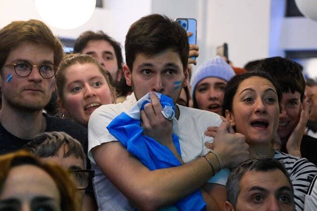 Les supporters de l Argentine au Cafe El Sur Ã Paris - ambiance - FOOTBALL : Les supporters de l Argentine - Paris - 18 12 2022 FedericoPestellini Panoramic 