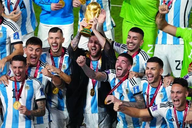 Mandatory Credit: Photo by Javier Garcia Shutterstock (13670815iz) Lionel Messi lifts the trophy after Argentina win the World Cup Argentina v France, FIFA World Cup, WM, Weltmeisterschaft, Fussball 2022, Final, Football, Lusail Stadium, Al Daayen, Qatar - 18 Dec 2022 Editorial Use Only Argentina v France, FIFA World Cup 2022, Final, Football, Lusail Stadium, Al Daayen, Qatar - 18 Dec 2022 Editorial Use Only Copyright: xJavierxGarcia Shutterstockx 13670815iz