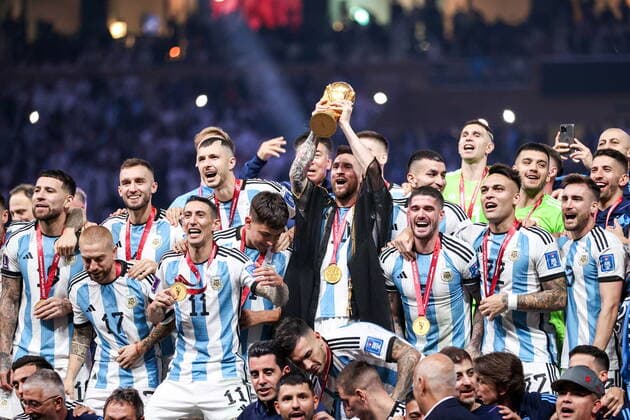 QATAR, LUSAIL - DECEMBER 18, 2022: Team Argentina celebrate during the trophy ceremony for the 2022 FIFA World Cup, WM, Weltmeisterschaft, Fussball final football match between Argentina and France at Lusail Iconic Stadium. Argentina won 3-3 (4-2) in a penalty shootout. Sergei Bobylev TASS  56487439