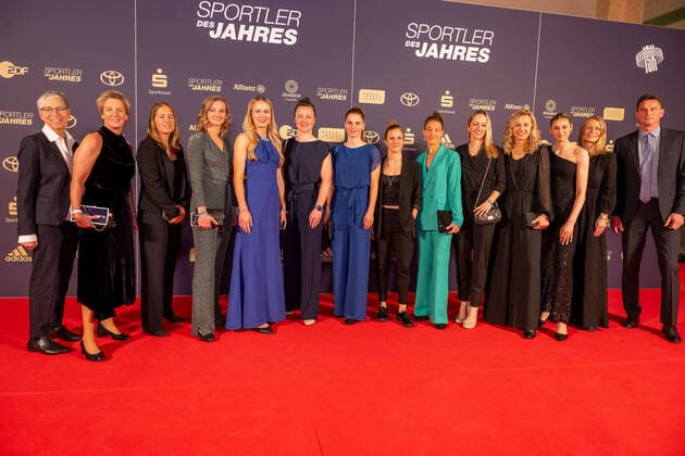 Womens national soccer team with national coach Martina Voss Tecklenburg, sportsman of the year, awarding the honor in 2022, 18 12 2022, Eibner Pressefoto Sascha Walther sportsman of the year, awarding the honor in 2022, 18 12 2022 Baden Baden. Copyright: xEibner-Pressefotox EP_EER