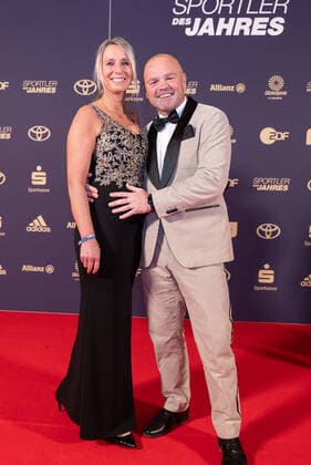 Sven Ottke and Monic Frank, sportsman of the year, awarding the honor in 2022, 18 12 2022, Eibner press photo Sascha Walther sportsman of the year, awarding the honor in 2022, 18 12 2022 Baden Baden. Copyright: xEibner-Pressefotox EP_EER