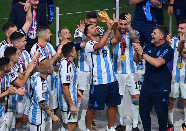 FOOTBALL World Cup 2022 Final Argentina France 18 12 2022 Argentina celebrates as world champion Sergio Aguero holds the trophy aloft and celebrates the world title with his teammates