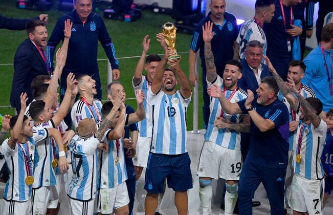 FOOTBALL World Cup 2022 Final Argentina France 18 12 2022 Argentina celebrates as world champion Sergio Aguero holds the trophy aloft and celebrates the world title with his teammates