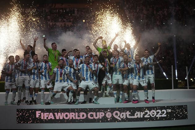 18 12 2022, Lusail Iconic Stadium, Doha, QAT, World Cup FIFA 2022, Final, Argentina vs France, in picture The Argentine team is World Champion 2022, Argentina s forward Lionel Messi holds the World Cup trophy in his hands Doha Lusail Iconic Stadium Qatar  eu-images-506