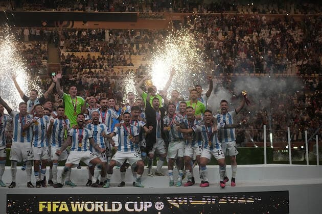 QAT, World Cup FIFA 2022, Final, Argentina vs France 18 12 2022, Lusail Iconic Stadium, Doha, QAT, World Cup FIFA 2022, Final, Argentina vs France, in picture The Argentine team is the World Champion 2022, Argentina s forward Lionel Messi holds the World Cup trophy in his hands nordphotoxGmbHx xBratic nph00250