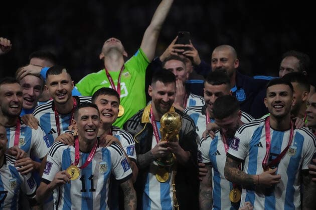 18 12 2022, Lusail Iconic Stadium, Doha, QAT, World Cup FIFA 2022, Final, Argentina vs France, in picture The Argentine team is World Champion 2022, Argentina s forward Lionel Messi holds the World Cup trophy in his hands Doha Lusail Iconic Stadium Qatar  eu-images-506