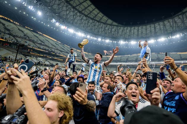 221218 Lionel Messi of Argentina celebrates with the FIFA World Cup Trophy after winning the FIFA World Cup 2022 final between Argentina and France on December 18, 2022 in Doha Photo Joel Marklund BILDBYRAN code JM JM0415 bbeng football football soccer fotball vm fotbols vm fotbols vm fotbols vm 2022 fifa world cup 2022 final argentina france france champions world champions FIFA World Cup Champions Gold medalist jubilation celebration,  Copyright: JOELxMARKLUND BB221218JM237