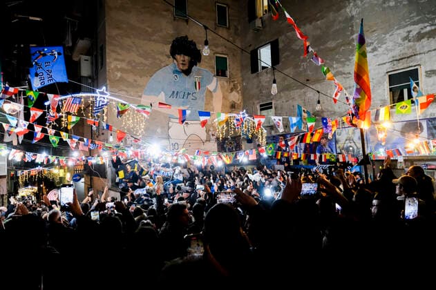 FIFA World Cup 2022, Argentina is World Champion - Fans celebrate in Naples