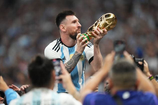 QAT: Argentina v France. FIFA World Cup, WM, Weltmeisterschaft, Fussball Qatar 2022. Final Lionel Messi of Argentina with the World Cup trophy during the FIFA World Cup Qatar 2022 match, Final, between Argentina and France played at Lusail Stadium on Dec 18, 2022 in Lusail, Qatar. Copyright: xBaguxBlancox xPRESSINx WC_221218_334