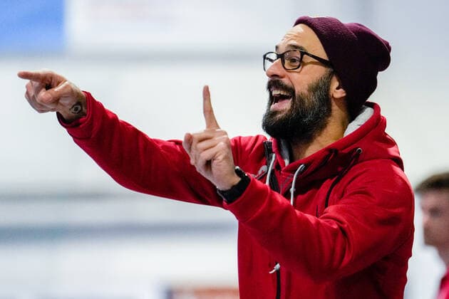 Hector Martinez Ruiz coach, TSVMH , gives instructions, gestures, gesturing with arms, single picture, single photo, action, action, 18 12 2022, Mannheim Germany , indoor field hockey, 1 Bundesliga Süd, men, TSV Mannheim Mannheimer HC xozx