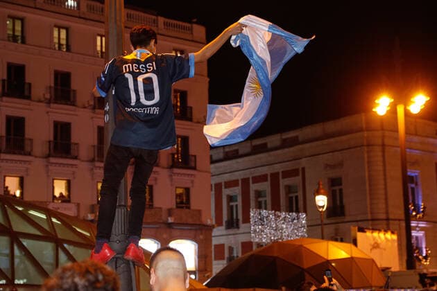 FIFA World Cup 2022, Argentina is World Champion - Fans celebrate in Madrid