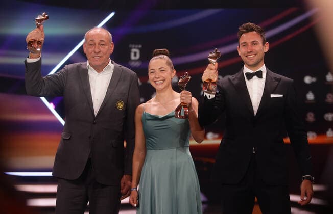 Baden Baden , Athlete of the Year 2022 , from left peter Fischer Gina Lückenkemper Niklas Kaul
