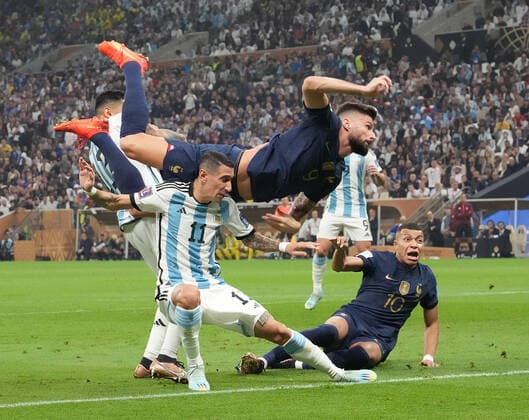 Sport Themen der Woche KW50 QAT, WM FIFA 2022, Finale, Argentinien vs Frankreich 18.12.2022, Lusail Iconic Stadium, Doha, QAT, WM FIFA 2022, Finale, Argentinien vs Frankreich, im Bild Argentina s midfielder Angel Di Maria , France s forward Olivier Giroud , France s forward Kylian Mbappe . *** QAT, World Cup FIFA 2022, Final, Argentina vs France 18 12 2022, Lusail Iconic Stadium, Doha, QAT, World Cup FIFA 2022, Final, Argentina vs France, in picture Argentina s midfielder Angel Di Maria , France s forward Olivier Giroud , France s forward Kylian Mbappe nordphotoxGmbHx xBratic nph00250