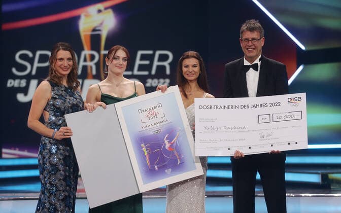 Baden Baden , Athlete of the Year 2022 , Coach of the Year , from left Miriam Welte Margarita Kolosov Julia Raskina Thomas Weikert