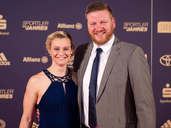 Victoria Carl and Sascha Schroedter, sportsman of the year, awarding the honor in 2022, 18 12 2022, Eibner press photo Sascha Walther sportsman of the year, awarding the honor in 2022, 18 12 2022 Baden Baden. Copyright: xEibner-Pressefotox EP_EER