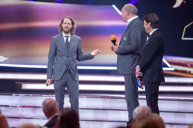 Sebastian Vettel, at the honor of Peter Fischer representative of Eintracht Frankfurt , sportsman of the year, awarding the honor in 2022, 18 12 2022, Eibner Pressefoto Sascha Walther sportsman of the year, awarding the honor in 2022, 18 12 2022 Baden Baden Copyright: xEibner-Pressefotox EP_EER