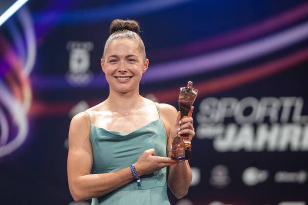 Gina Lueckenkemper, athlete of the year, awarding the honor in 2022, 18 12 2022, Eibner Pressefoto Sascha Walther athlete of the year, awarding the honor in 2022, 18 12 2022 Baden Baden. Copyright: xEibner-Pressefotox EP_EER