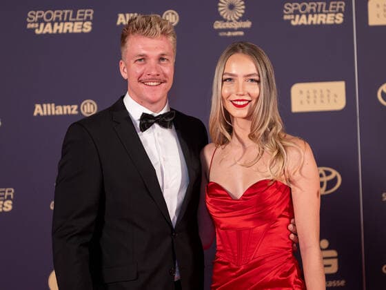 Jacob Schopf, and girlfriend Emily Schilf, athlete of the year, awarding the honor in 2022, 18 12 2022, Eibner Press Photo Sascha Walther athlete of the year, awarding the honor in 2022, 18 12 2022 Baden Baden. Copyright: xEibner-Pressefotox EP_EER
