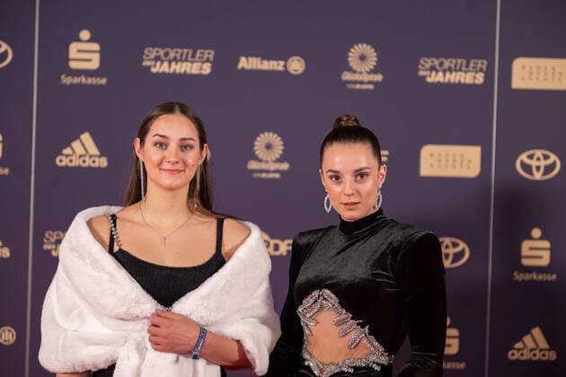 Helene and Pauline Schäfer, athlete of the year, awarding the honor in 2022, 18 12 2022, Eibner Pressefoto Sascha Walther athlete of the year, awarding the honor in 2022, 18 12 2022 Baden Baden. Copyright: xEibner-Pressefotox EP_EER