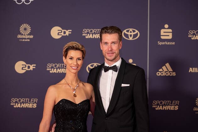 Roger Kluge with wife Judith, sportsman of the year, awarding the honor in 2022, 18 12 2022, Eibner Pressefoto Sascha Walther sportsman of the year, awarding the honor in 2022, 18 12 2022 Baden Baden. Copyright: xEibner-Pressefotox EP_EER