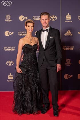 Roger Kluge cyclist with wife Judith Kluge, sportsman of the year, awarding the honor in 2022, 18 12 2022, Eibner Pressefoto Sascha Walther sportsman of the year, awarding the honor in 2022, 18 12 2022 Baden Baden. Copyright: xEibner-Pressefotox EP_EER