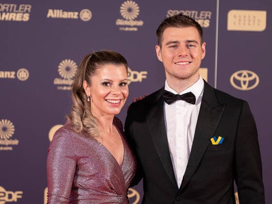 Lisa Ressler, wife of award winner Felix Loch, right Vladyslav Heraskevych Skeleton rider, Ukraine ,, Sportsman of the year, awarding the honor in 2022, 18 12 2022, Eibner Pressefoto Sascha Walther Sportsman of the year, awarding the honor in 2022, 18 12 2022 Baden Baden. Copyright: xEibner-Pressefotox EP_EER