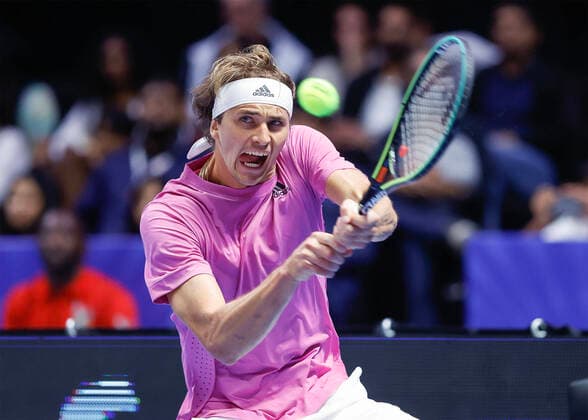 Sport Themen der Woche KW51 Sport Bilder des Tages World Tennis League, Coco Cola Arena in Dubai, Team Hawks, Alexander Zverev (GER) Tennis - WTL Dubai 2022 - - Coca Cola Arena - Dubai - Dubai - UAE - 20 December 2022. *** World Tennis League, Coco Cola Arena in Dubai, Team Hawks, Alexander Zverev GER Tennis WTL Dubai 2022 Coca Cola Arena Dubai Dubai UAE 20 December 2022 Copyright: xJuergenxHasenkopfx