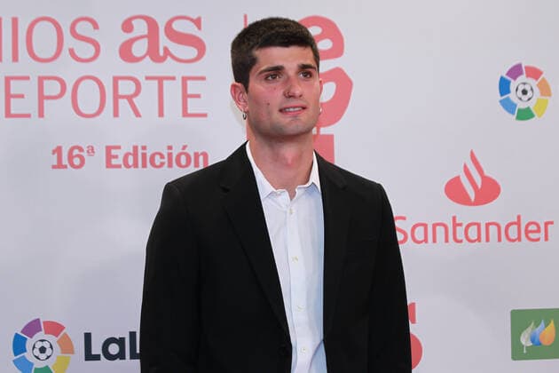December 20, 2022, MADRID, MADRID, SPAIN: Asier Martinez, athlete of Spain poses for a photo during the 16th edition of the As Sports Awards at The Westin Palace on December 20, 2022 in Madrid, Spain. MADRID SPAIN - ZUMAa181 20221220_zaa_a181_040 Copyright: xIrinaxR.xHipolitox