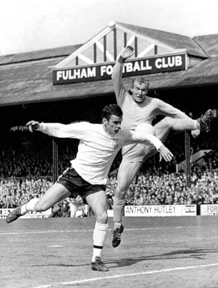 Fulham v Coventry Fulham v Coventry Fulham inside-left, Steve Earle (left) and Coventry City centre-half, Maurice Setters in ballet-like positions, during their match at Craven Cottage. 6th April 1968 Great Britain  Copyright: xTopFotox 0547348